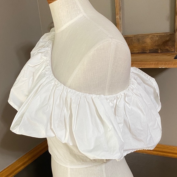 Day + moon white One-Shoulder Ruffle Top size medium - Picture 4 of 8